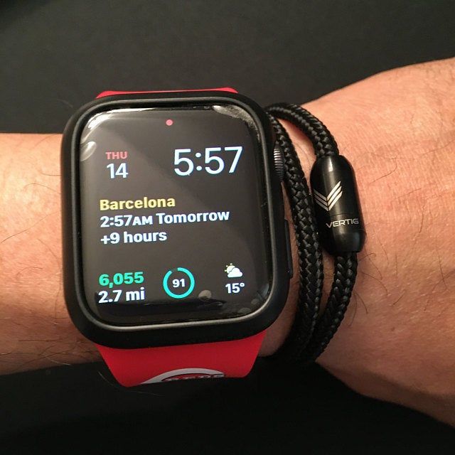Customer photo review of VERTIG Deep Black Magnetic Paracord Bracelet