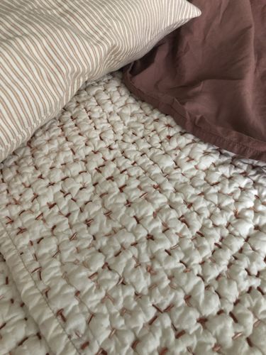 Customer photo review of Renewed Pebbled Handstitched Organic Quilt, Full/Queen