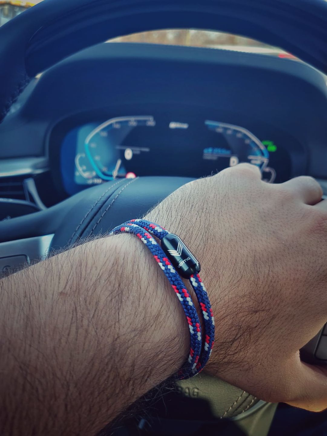 Customer photo review of VERTIG Jazz Blue Magnetic Paracord Bracelet