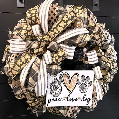 Customer photo review of 15"Wire,25"Oad-Pencil Work Wreath X18, Burlap Color XX7504W4