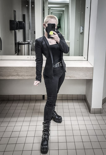 Customer photo review of Impact High Waisted Skinny Jeans - Black