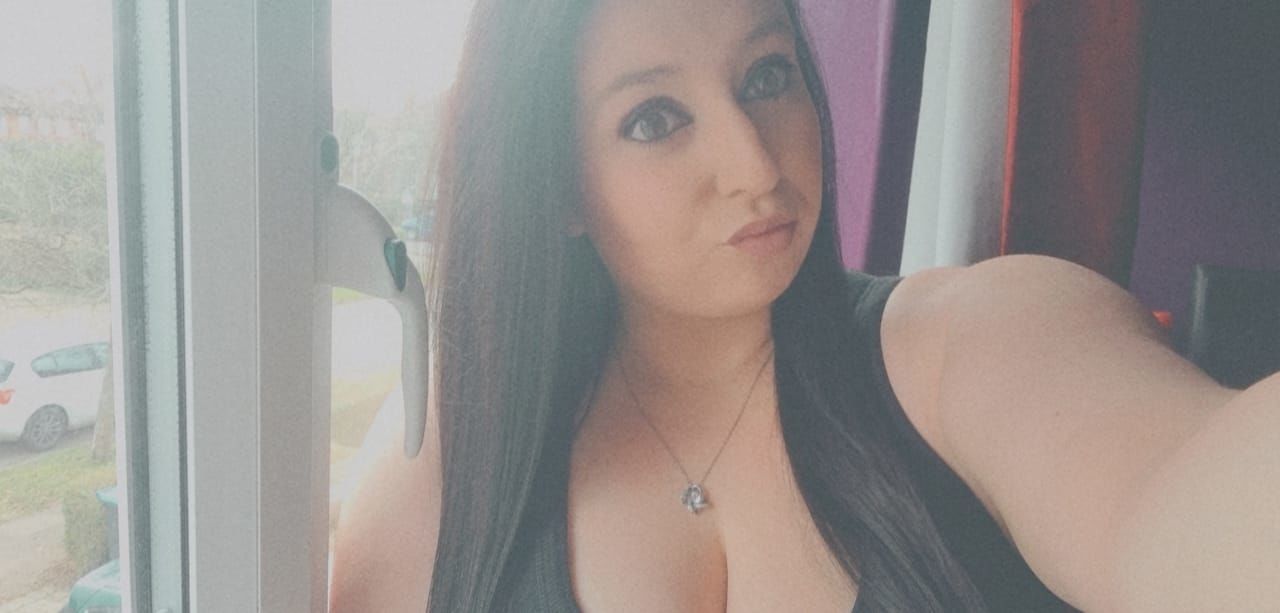 Customer photo review of "To my Soulmate" - Silver Love knot necklace