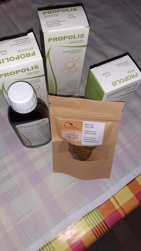 Customer photo review of SIROP DE PROPOLIS POUR LA TOUX (200Ml) - Adoucit la gorge et facilite la respiration