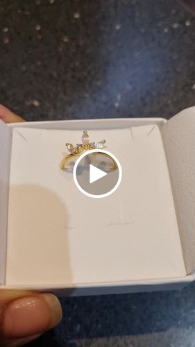 Customer video review of Moonstone Crown Ring (Gold)