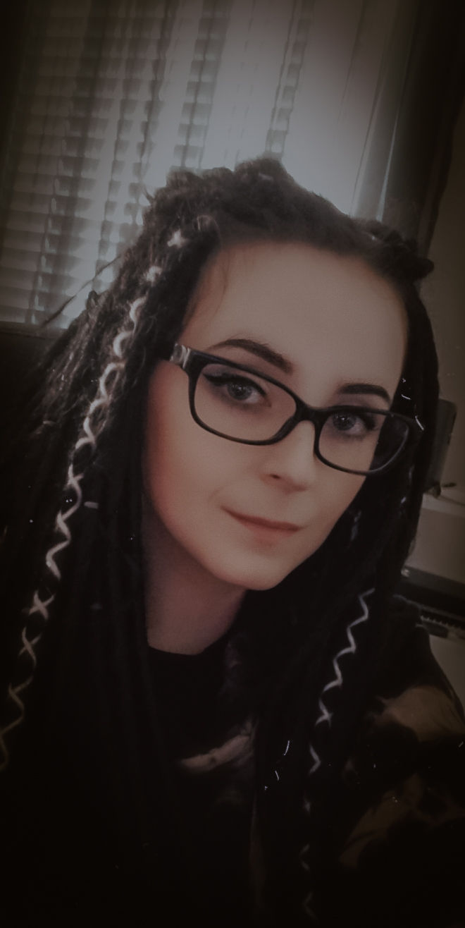 Customer photo review of Jet Black  - (1 pack of 5 Dreads)