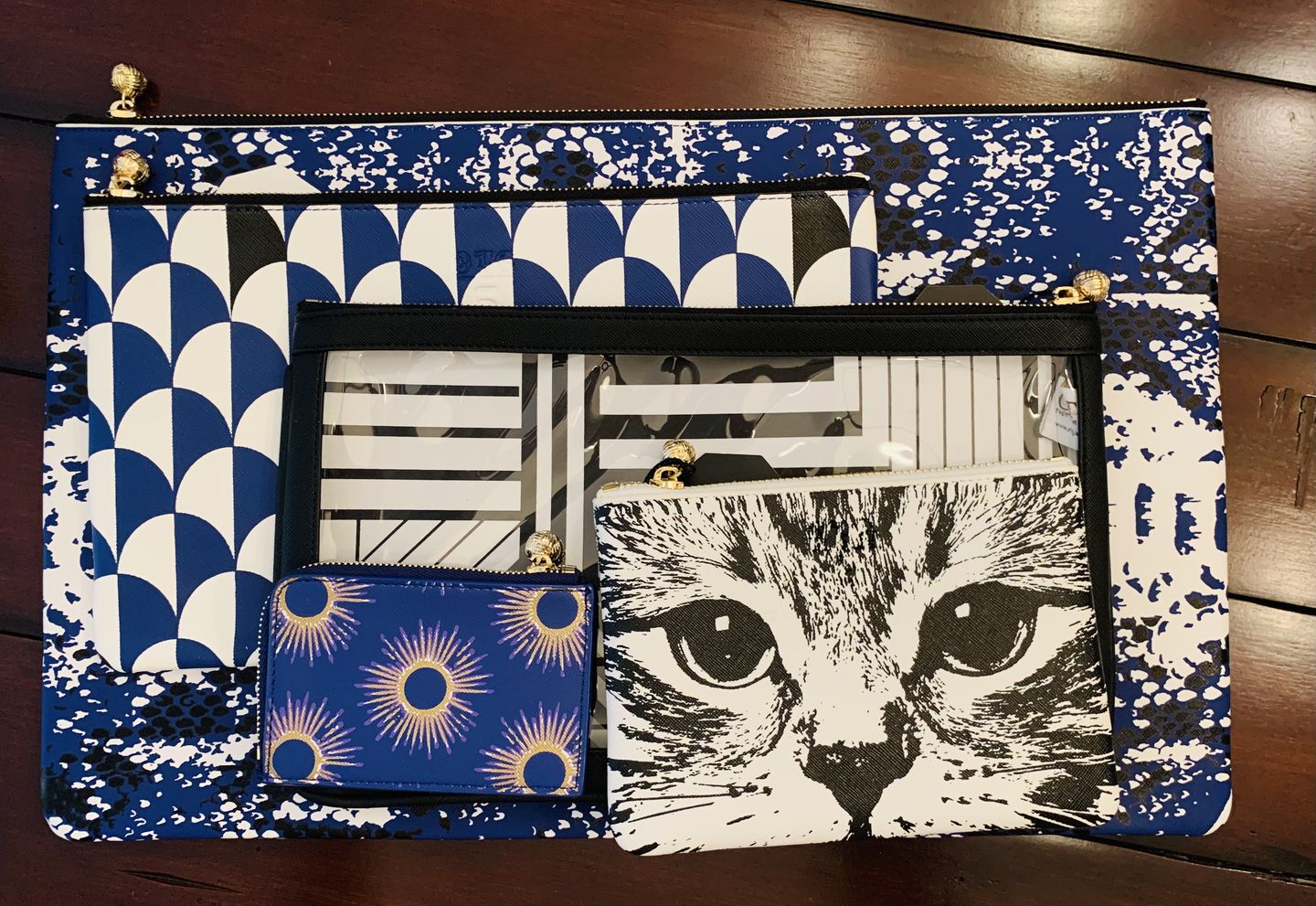 Customer photo review of {O}verly {O}rganized Bag Club