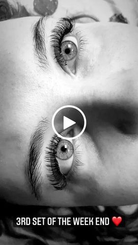 Customer video review of 0.20 Flat Split Tip Cashmere Eyelash Extensions (16 lines)
