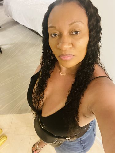 Customer photo review of Brooklyn Hair 11A Caribbean Deep Curl Bundle