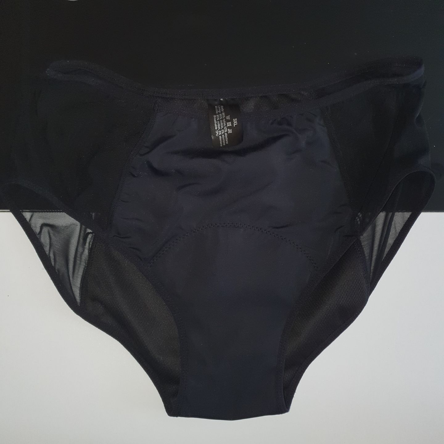 Customer photo review of Culotte Menstruelle gainante Clara (taille haute)
