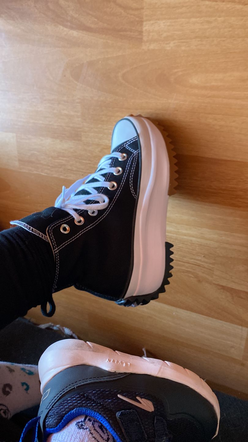 Customer photo review of Zapatilla Converse Run Star Hike Plataforma Mujer Negro