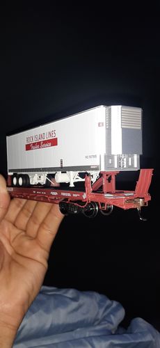 Customer photo review of Athearn HO F89-F89'8" Flat w/40' Trailer,XTTX/Brown#153139