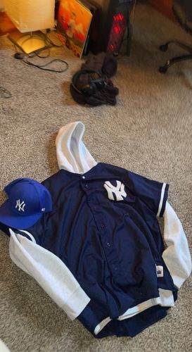 Customer photo review of Vintage New York Yankees Bernie Williams Majestic Jersey Size 2XL