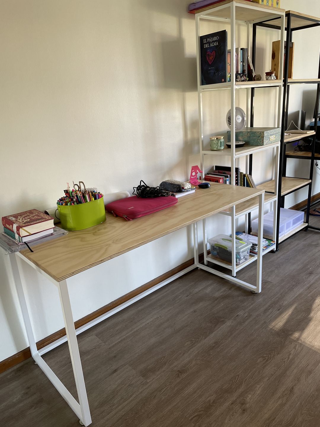 Customer photo review of Escritorio Kallfu Since 2020