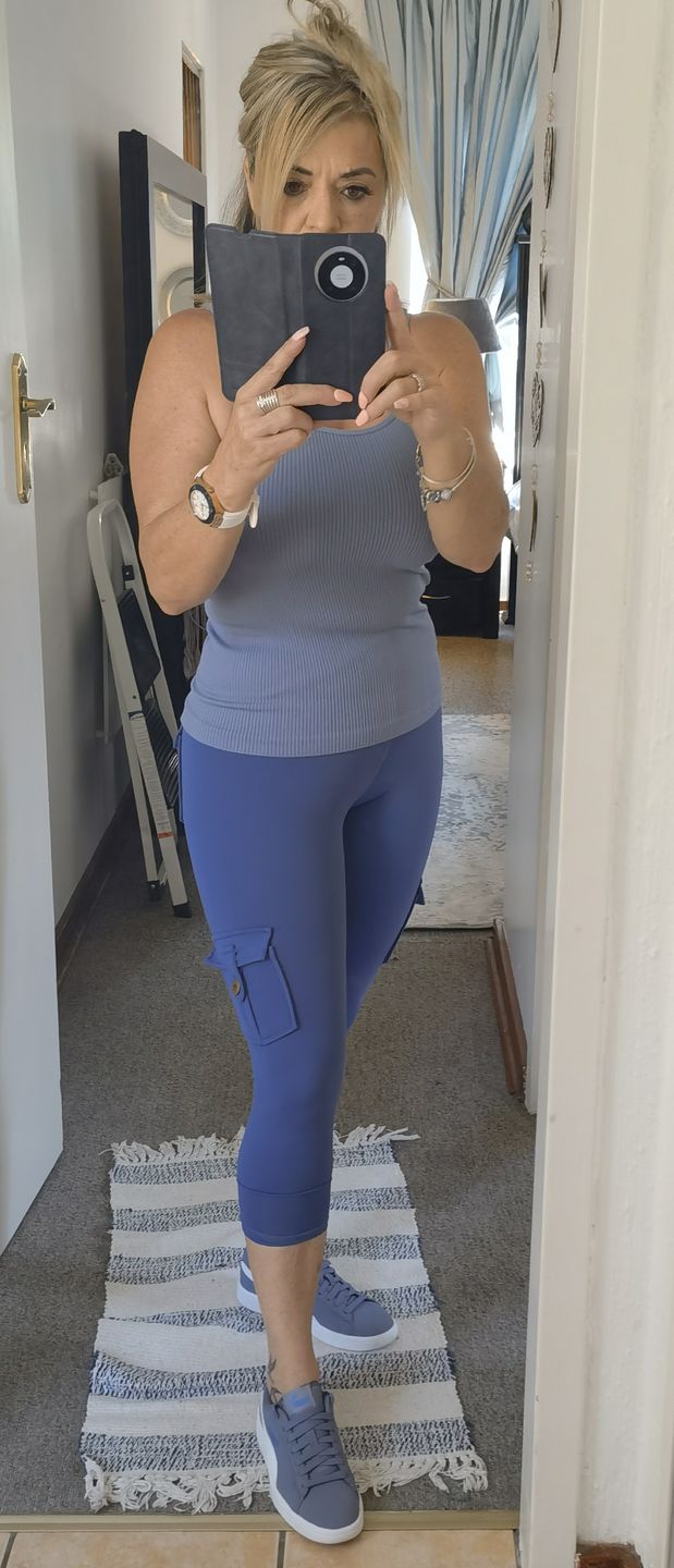 Customer photo review of TNG Cargo Leggings - Black