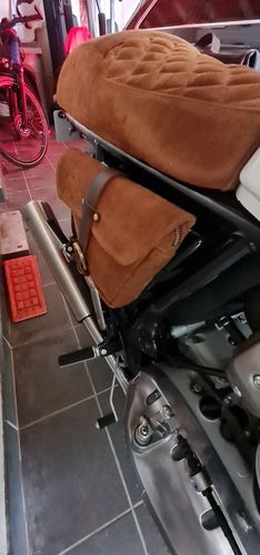 Customer photo review of Sacoche latérale cuir Camel pour Royal Enfield