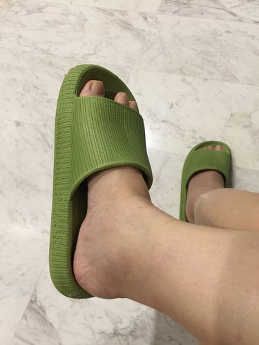 Customer photo review of ComfiiSlipper™ Air Slides