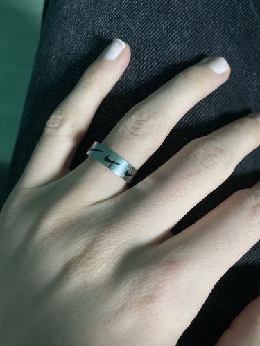 Customer photo review of Bague swoosh repeat argent