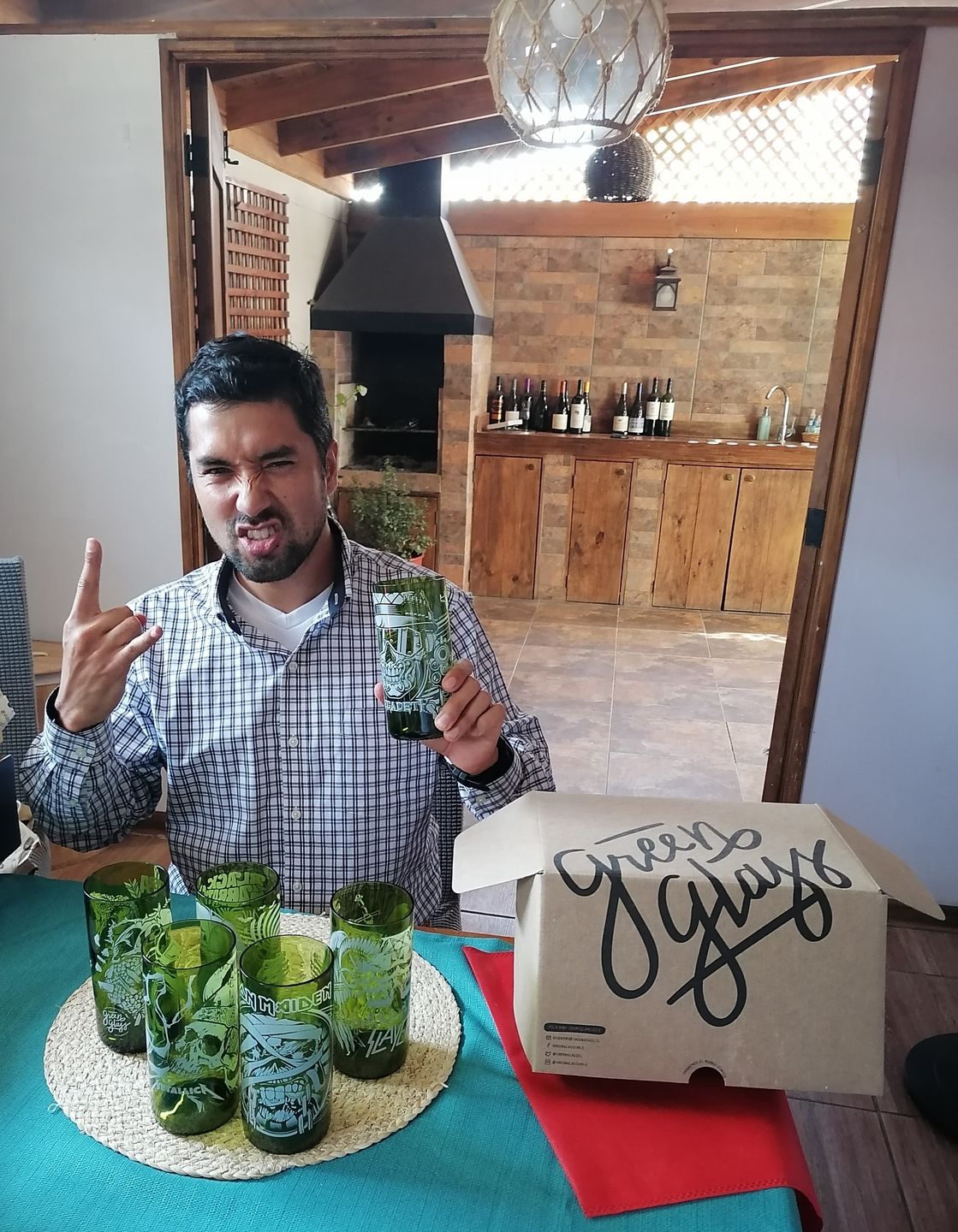 Customer photo review of Juego de 6 Vasos Metaleros