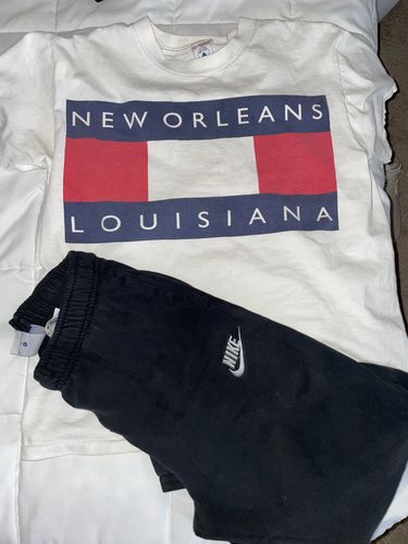 Customer photo review of Vintage New Orleans Tommy Hilfiger Style T Shirt Size Medium