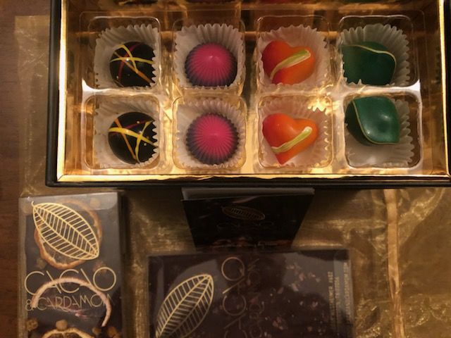 Customer photo review of The Jewelry Box, 24 Pieces
