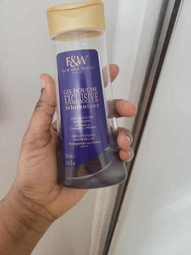 Customer photo review of Fair and White Exclusive Whitenizer Shower Gel 250 ml / 8.4 fl oz