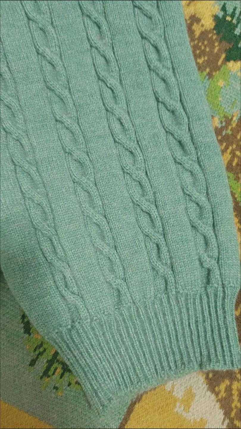 Customer photo review of Van Gogh Vintage Cardigan Knit Sweater