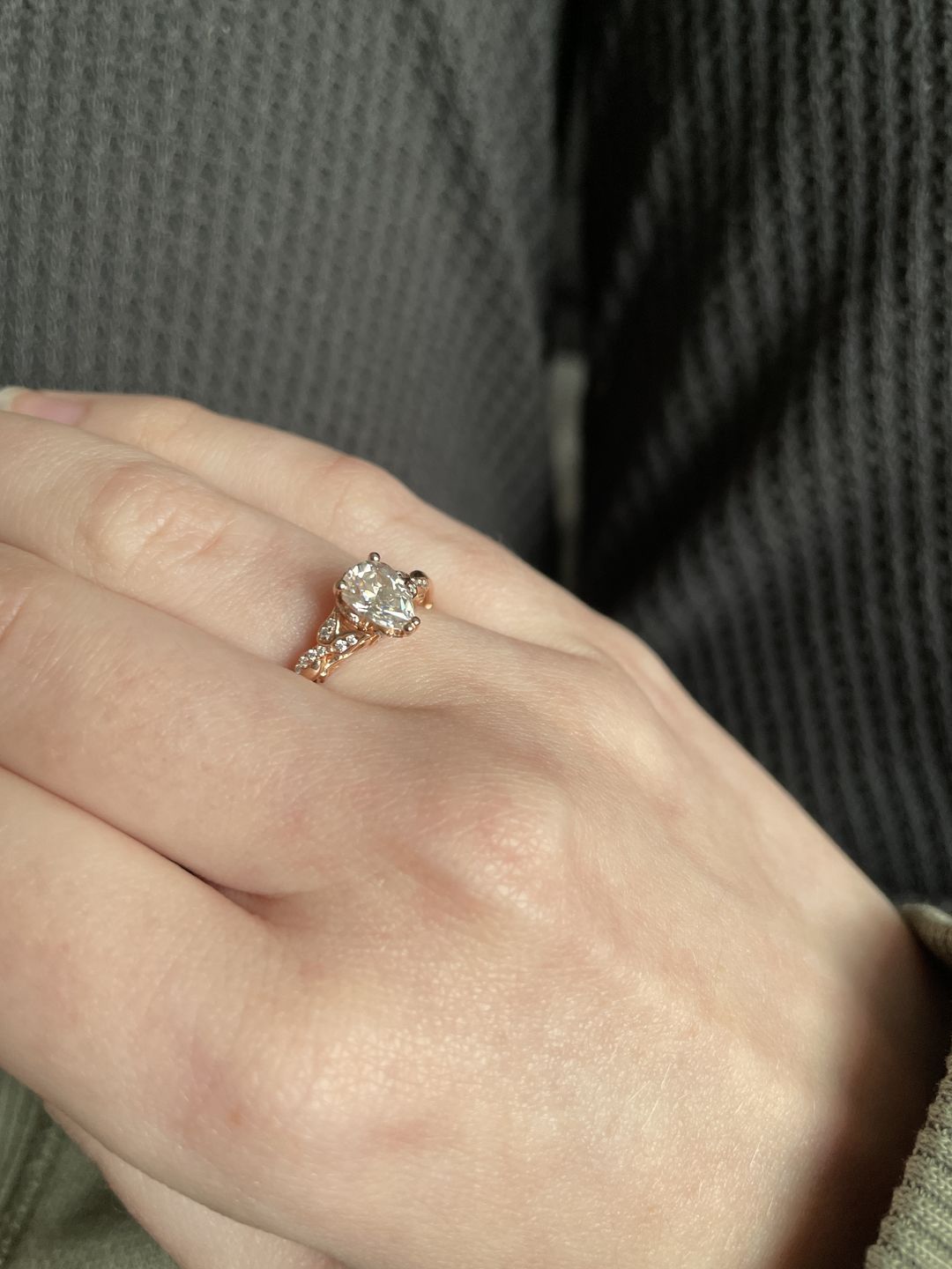 Customer photo review of Doveggs pear vintage moissanite ring/lab diamond engagement ring