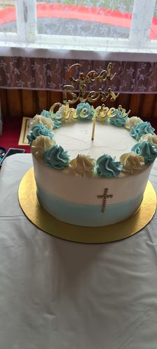 Customer photo review of Mirror Personalised Cake Topper (other colours available)