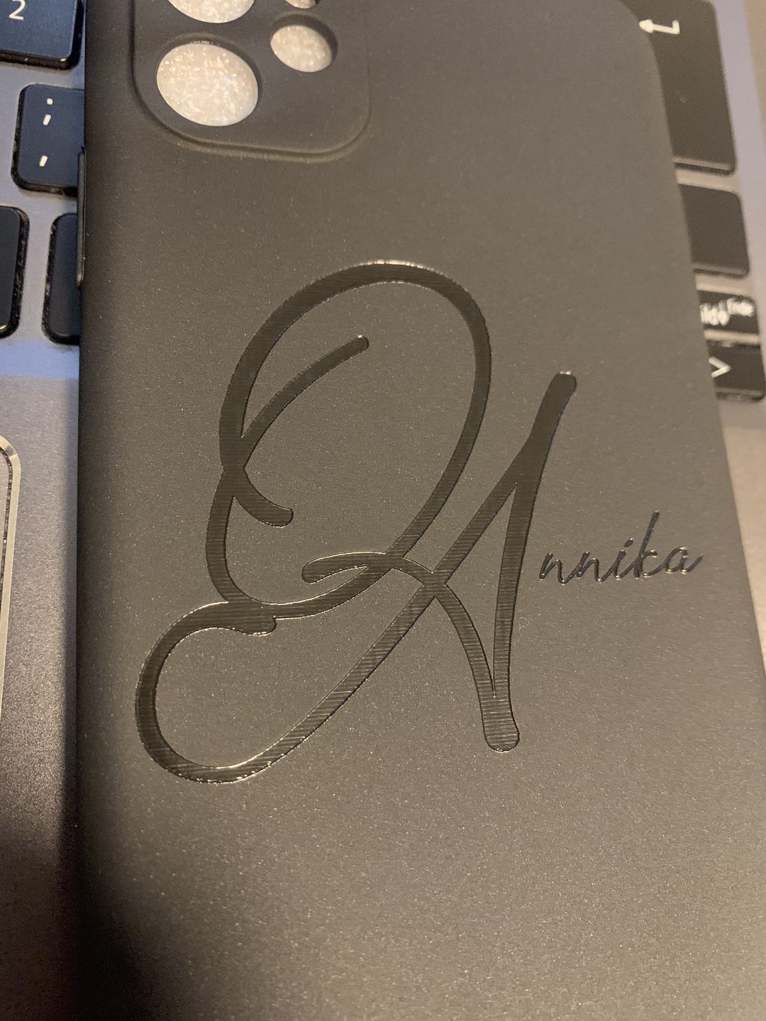 Customer photo review of ID Case - 2 Buchstaben, Datum (graviert)