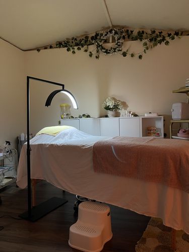 Customer photo review of CosmoGlo Original Light Bundle + Phone Clip