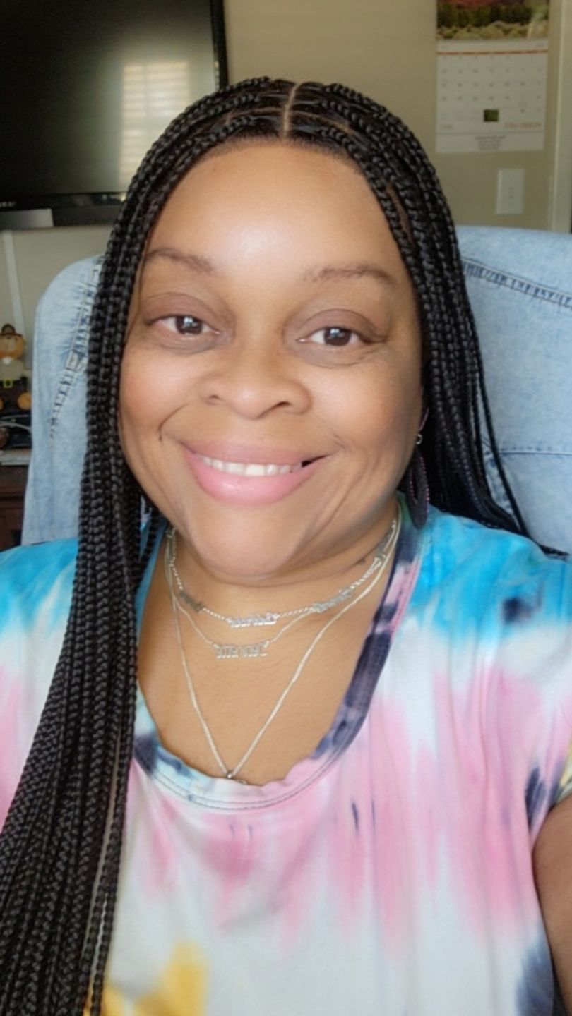 Customer photo review of Knotless Braids - Shade (Ready To Ship)