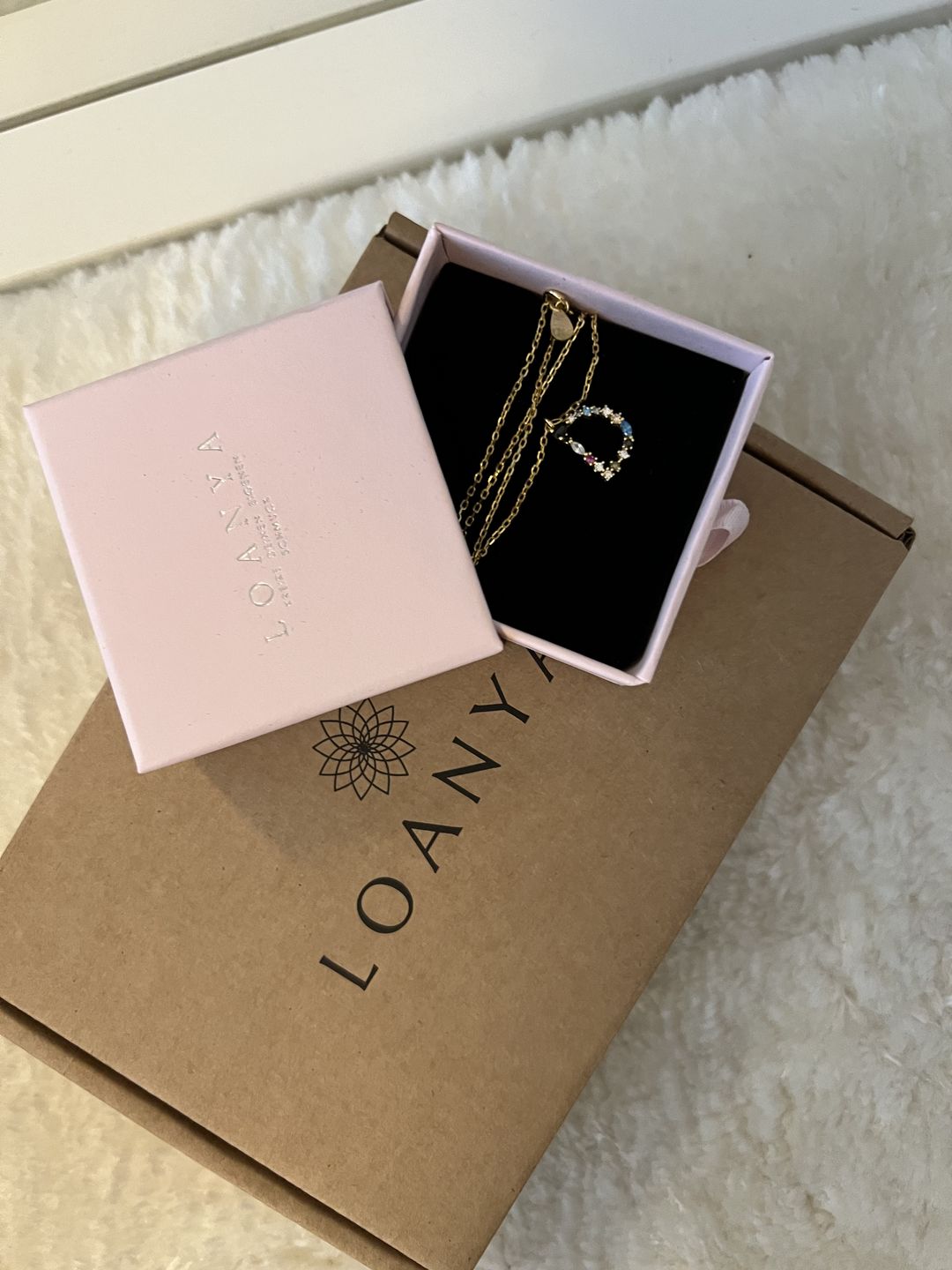 Customer photo review of LOANYA Buchstaben Kette