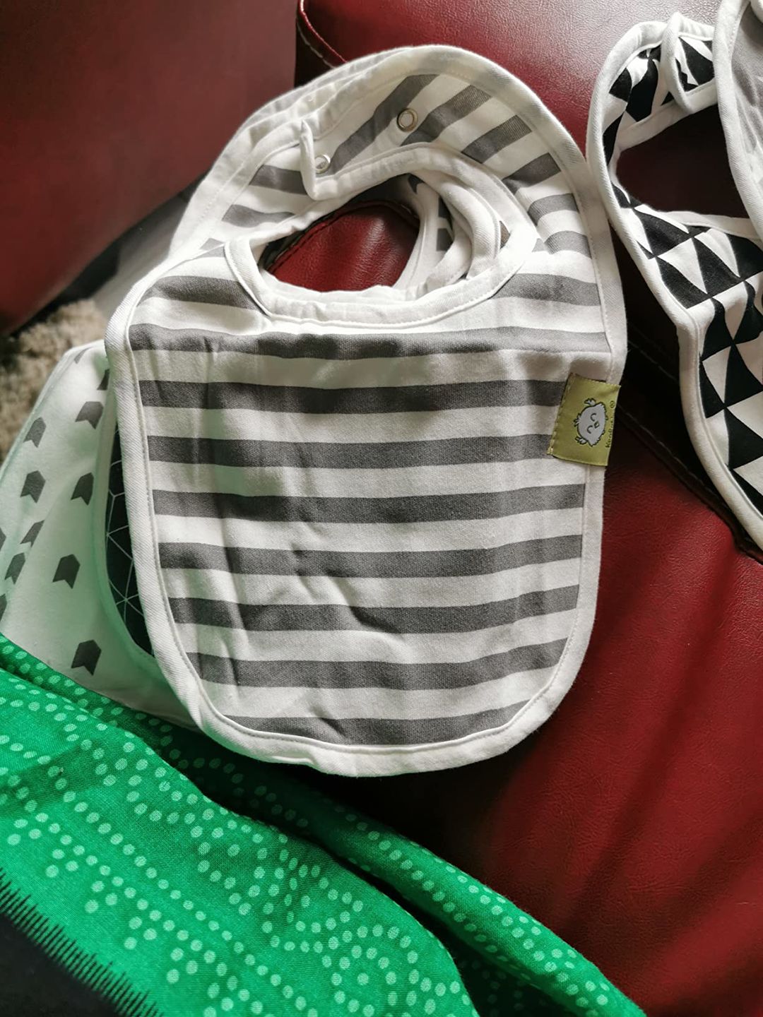 Customer photo review of 8-Pack URBAN Drool Bibs