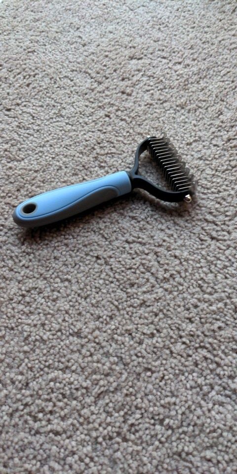 Customer photo review of Dual-Head Safe Pet Dematting Comb
