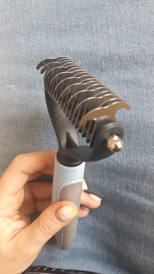 Customer photo review of Dual-Head Safe Pet Dematting Comb