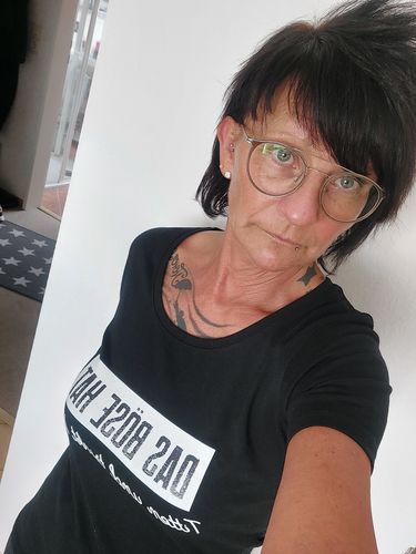 Customer photo review of DAS BÖSE WEIN  - Damen Premiumshirt