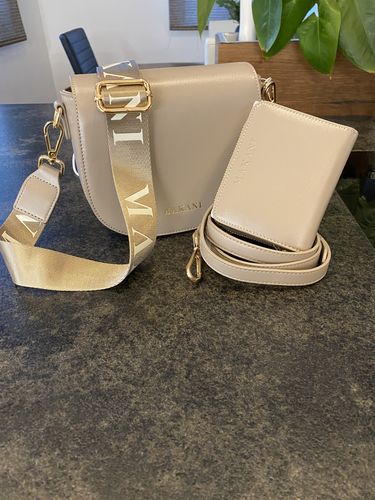 Customer photo review of JASMIN - TAUPE