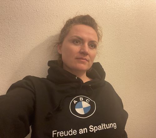 Customer photo review of DIE WERBEANSTALT HOODIE BUBEN • FREUDE AN SPALTUNG