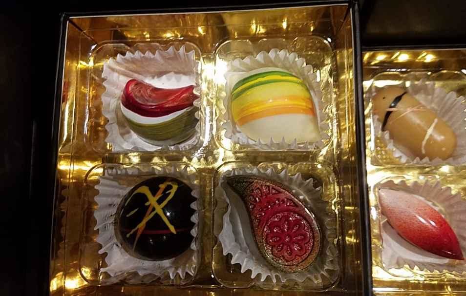 Customer photo review of Three Tier Dozen, Signature Collection