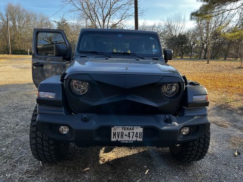 Customer photo review of Hawke Grille - Matte Black for 18-21 Jeep Wrangler JL & Gladiator JT