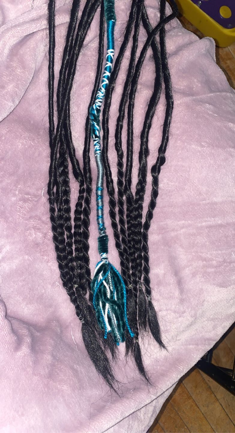 Customer photo review of Jet Black  - (1 pack of 5 Dreads)