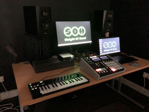 Customer photo review of Original Stand For NI Maschine MK3 / Maschine +