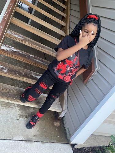 Customer photo review of Jordan 4 Red Thunder T-shirt - DopeSkill Broken Heart Sneaker Tees Hip hop Urban Streetwear Fashion
