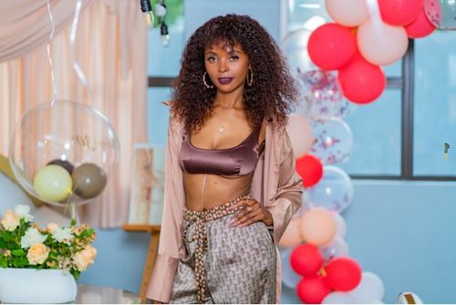 Customer photo review of Brazilian 4x4 Lace Wig Kinky Curl