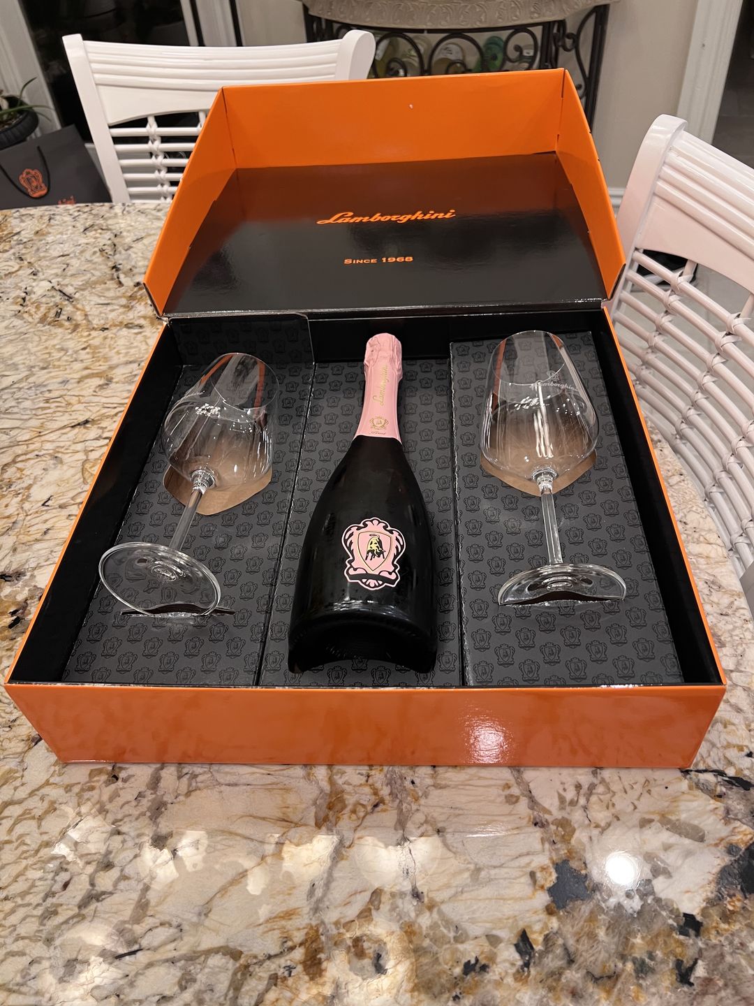 Customer photo review of Lamborghini Rosè "The Legend" with Gift Set & Wine Glasses
