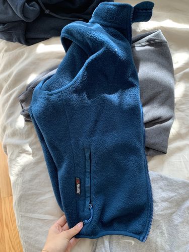 Customer photo review of Vintage Mountain Fleece Vest Size Large