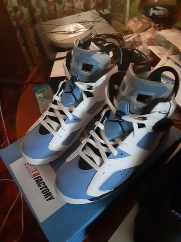 Customer photo review of Air Jordan 6 UNC CT8529-410