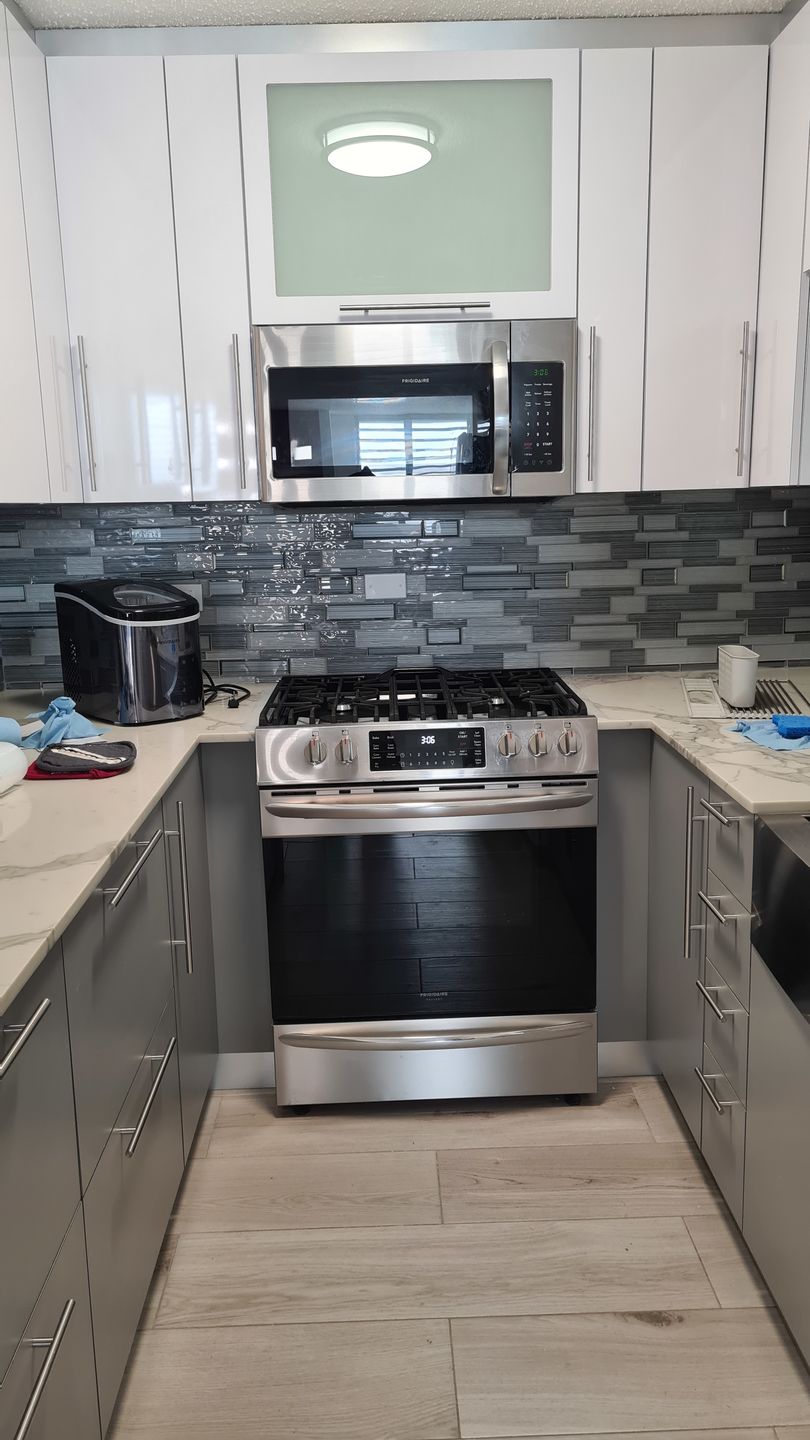 Customer photo review of Frigidaire Gallery FGGH3047VF 30'' Front Control Gas Range with Air Fry