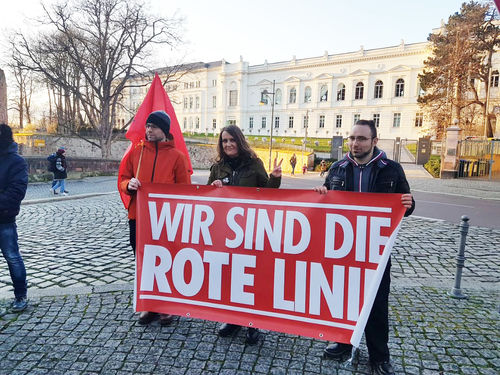 Customer photo review of BANNER / PVC-PLANE 2m x 1m • WIR SIND DIE ROTE LINIE