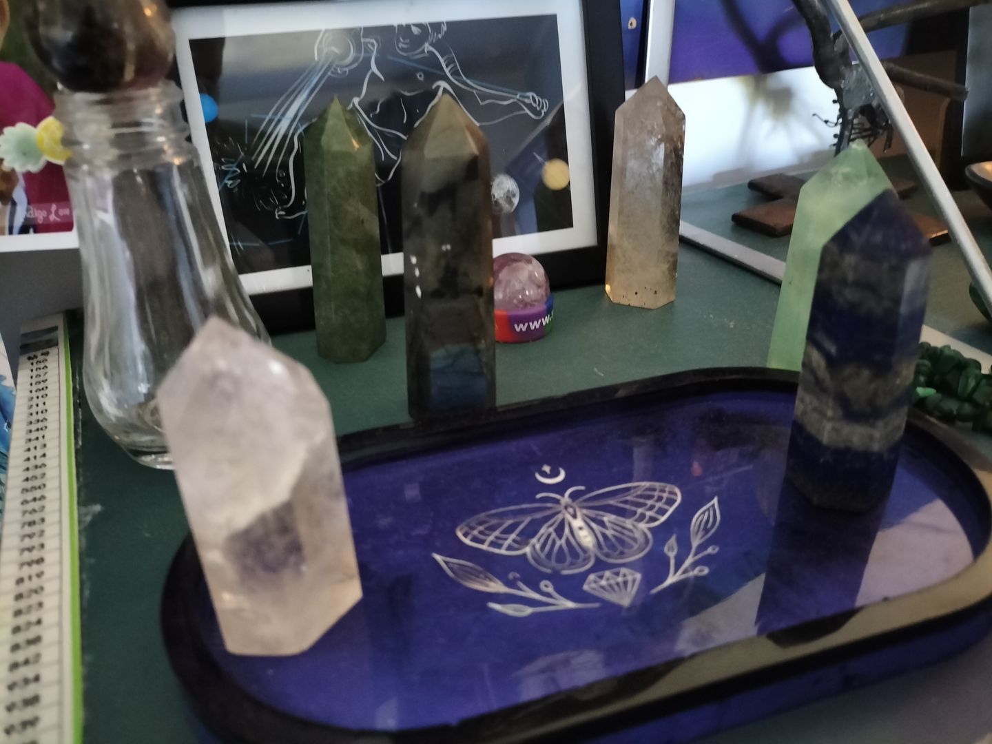 Customer photo review of 45 Crystal Super Pack - 16 Points, 9 Spheres & 20 Quartz Shards